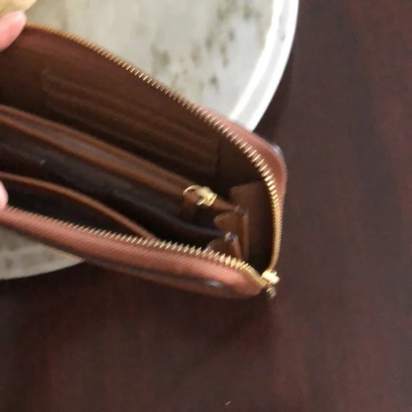 Michael Kors Wallet - Picture 3 of 4